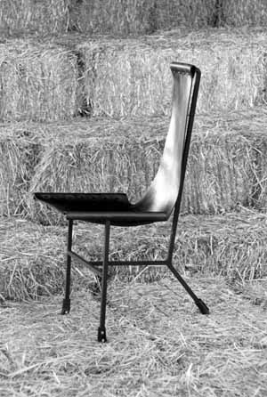 The original dining chair, inspired by the Belloli chair